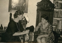 Meine Mutter mit Mrs. R. Charrington (Kennel Hilltop) - Silvester 1963